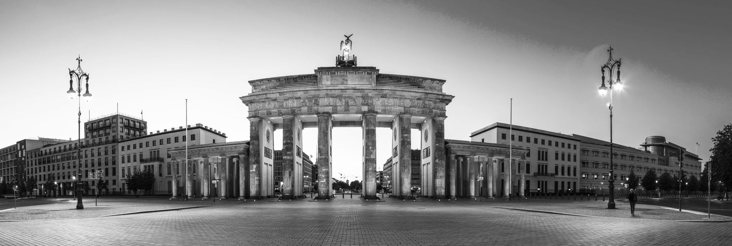 PANORAMA23 - XXL-LEINWANDBILDER-BERLIN-BRANDENBURGER-TOR-STADT-SCHWARZ-WEISS