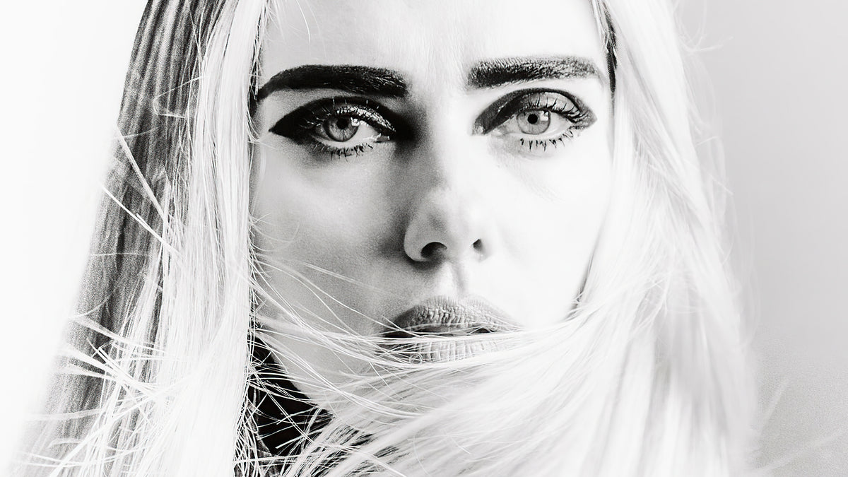 XXL Leinwandbilder Scarlett Johansson Black Widow Monochrom