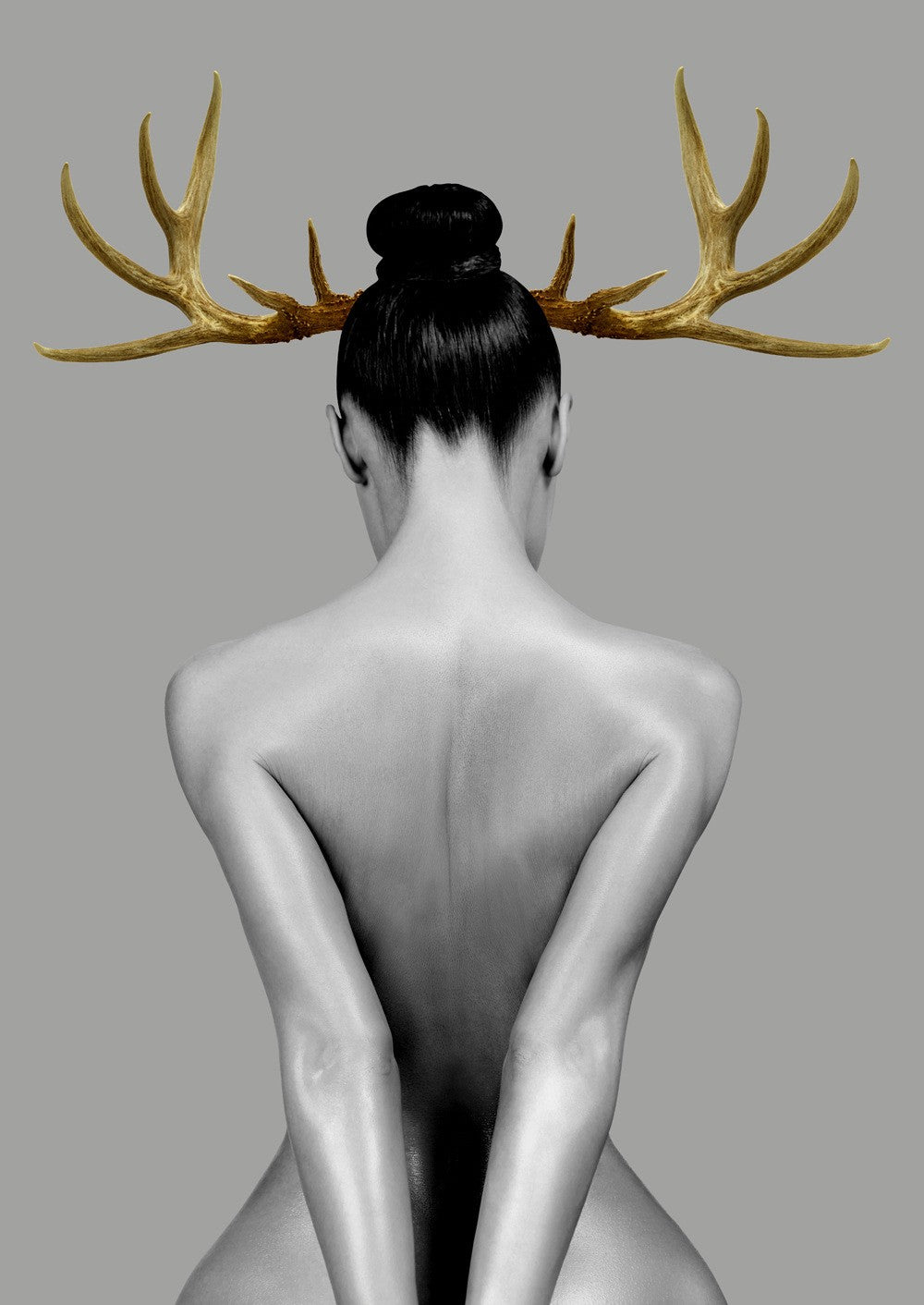 X300 - MEGA XXXL 160X90 CM Leinwandbilder inkl. Holzrahmen - Frau Hirsch Geweih Schwarz Weiß Grau Gold