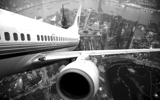 l67 MEGA XXXL 160X90 CM Leinwandbilder inkl. Holzrahmen TAKEOFF FLUGZEUG SCHWARZ WEISS HIMMEL STADT SKYLINE