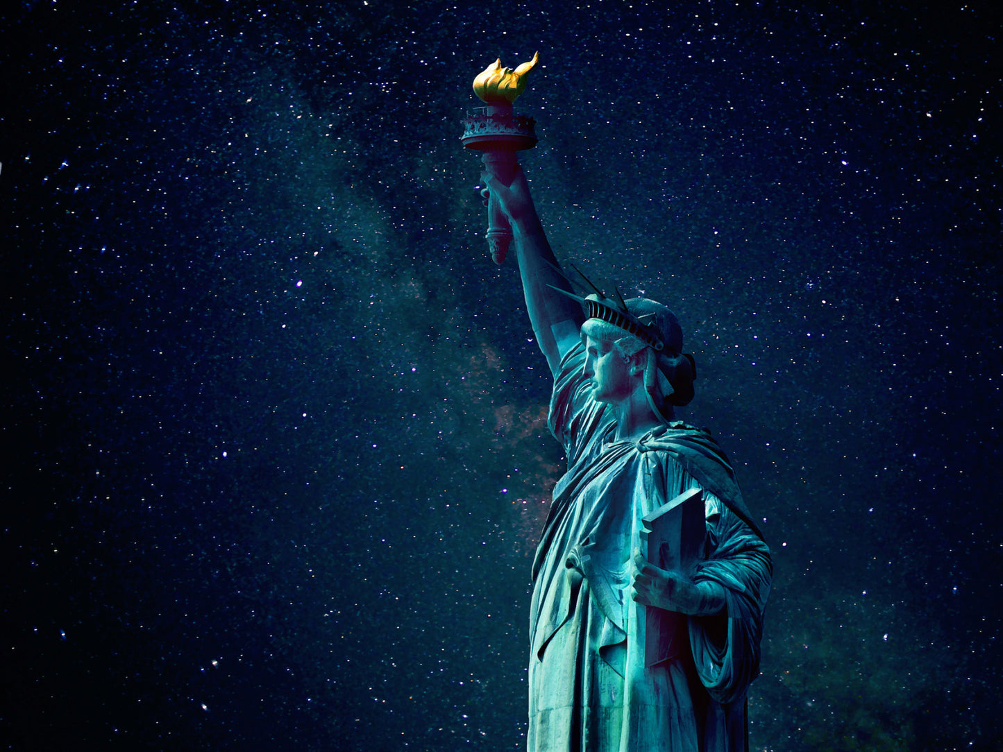 X690 - XXXL LEINWANDBILDER INKLUSIVE HOLZRAHMEN - Freiheitsstatue NewYorkNights Lichter Der Stadt Nachtfotografie ReiseInspiration Stadtansichten USA Entdecken Monumente LichtUndSchatten Nachtleben