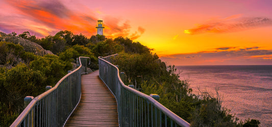 panorama-210  XXL Leinwandbilder inklusive Holzrahmen Leuchtturm Holzweg Sonnenuntergang Naturfotografie Reiseziele Küstenlandschaft Landschaftsfotografie Wanderlust Meerblick Traumhaft